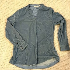 Soft surrounding pull over top size large. Faux velvet.